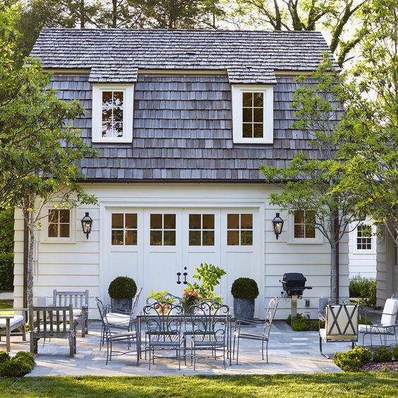garage entertainment space