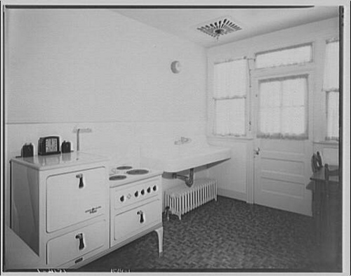 1920s-1930s-kitchen
