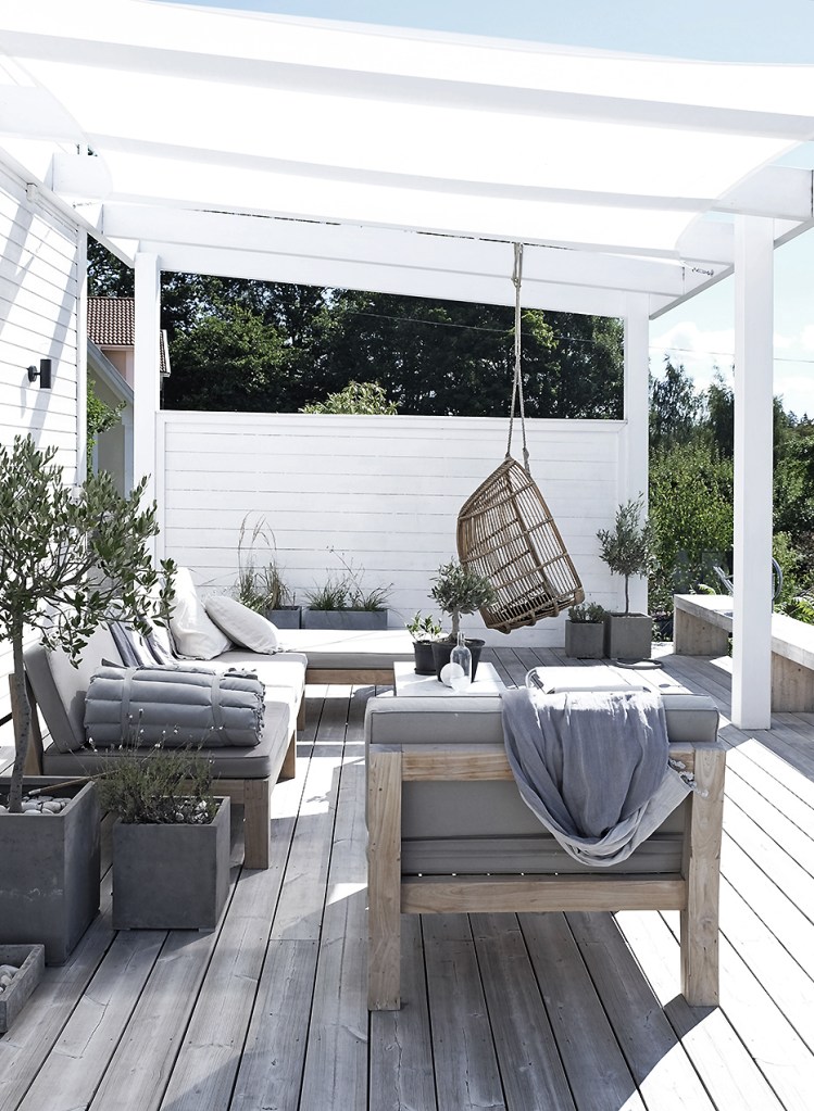 hanging rattan chair