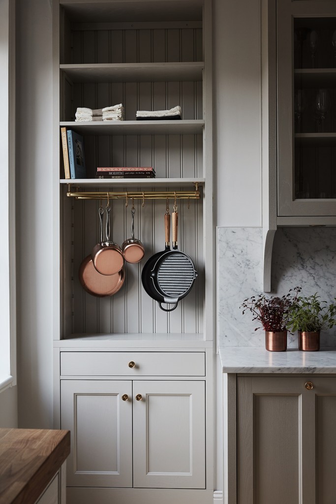 brass rail for hanging pots