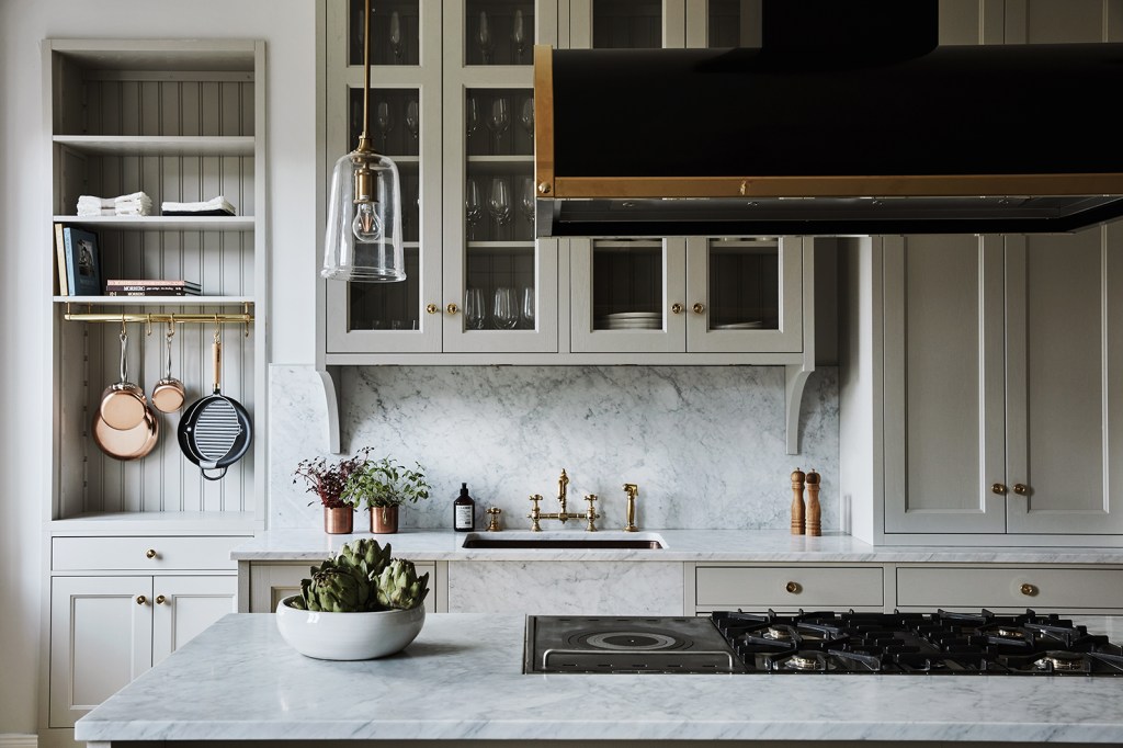 hood over island stove