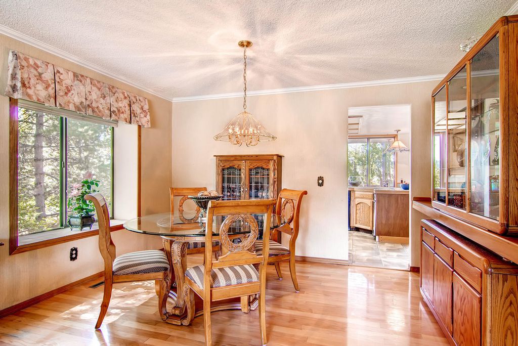 before photo 80s dining room