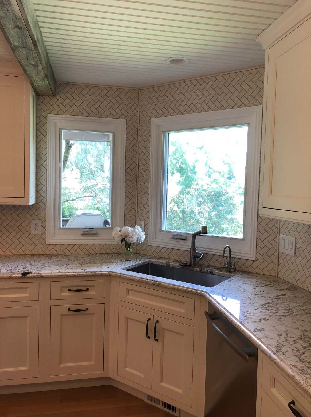 transitional kitchen