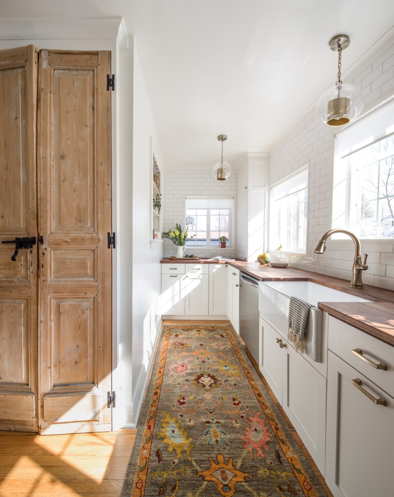 vintage style white kitchen